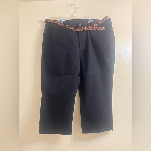 BANDOLINO WOMEN BELTED
MAUREEN STRETCHY CLASSIC
CAPRI LENGTH PANTS Size 16 - Picture 1 of 11